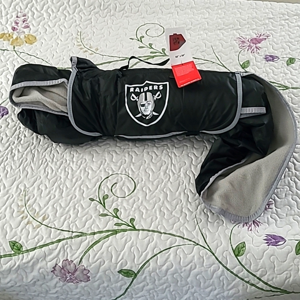Las Vegas Raiders NWT Stadium Blanket